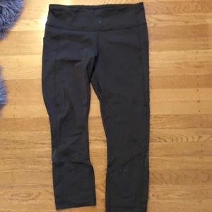 lululemon cropped athletic leggings